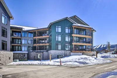 Clean, updated building just minutes from slopes, trails, and town.