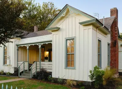 Charming historic Georgetown cottage exterior.