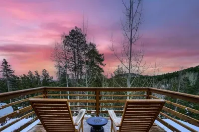 Step out onto the upper balcony and take in the stunning views of the forest and breathtaking sunsets. This serene spot offers a perfect setting to unwind and enjoy nature’s beauty at its finest.