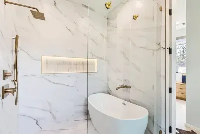 Clean and crisp bathroom with contemporary finishes and an inviting atmosphere.