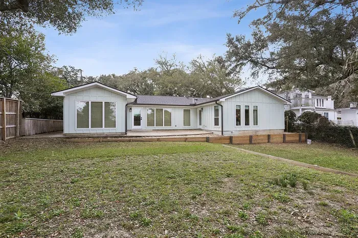 Clean design, cozy vibes, and a relaxing outdoor setting. The perfect getaway starts here.