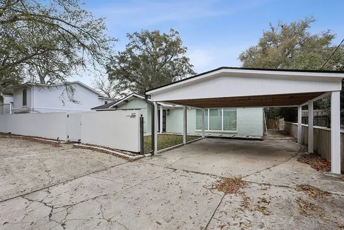 Modern curb appeal with a peaceful private setting 🌿 Your stylish home-away-from-home awaits.