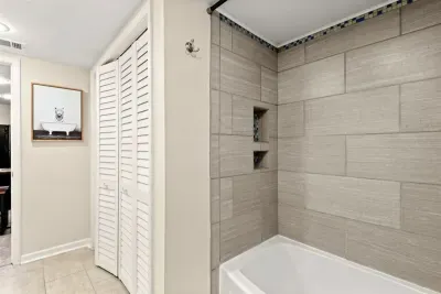 Large bathroom with washer/dryer in unit!