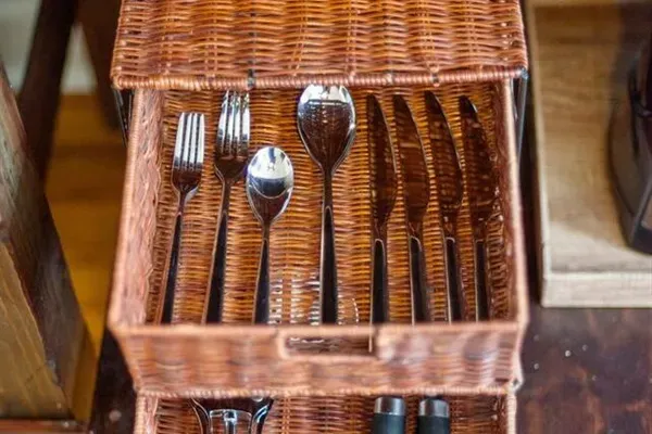 Unleash your inner chef with our sleek and stylish silverware set, an essential addition to our kitchen that will elevate your dining experience to new heights