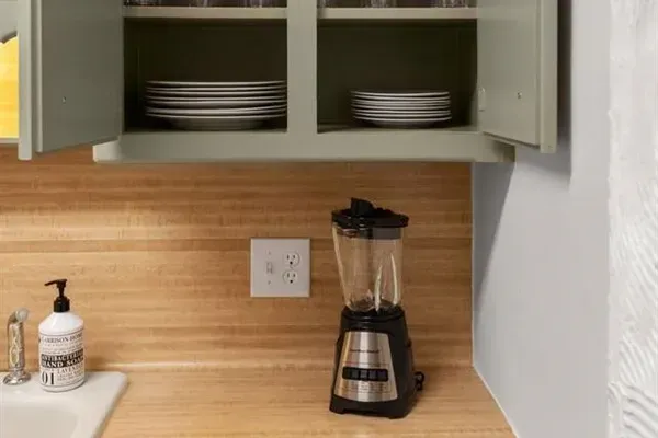 Glass and tableware and blender for your use.