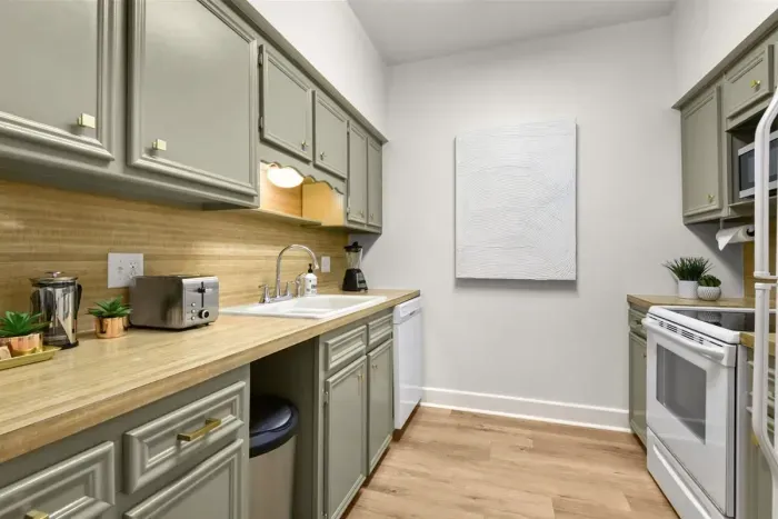 Full kitchen for all your culinary needs!