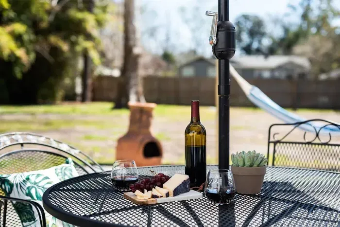 Outdoor table! Perfect to have coffee in the morning and a few drinks in the evening! 