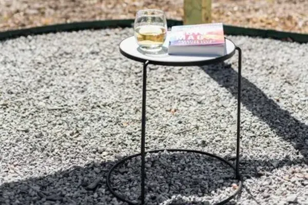 How else are you going hold your wine as you climb into the hammock?