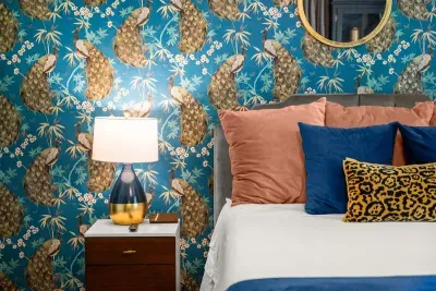 .Admire the exquisite design of the mirror embedded in the bed headrest, adding a touch of sophistication and elegance to the bedroom decor.