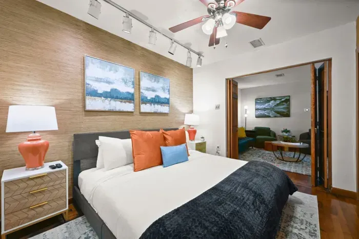 Joyous colors to bring the home feeling while out of town.