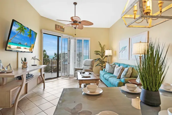 Breathtaking view from the kitchen while preparing breakfast, lunch or dinner.