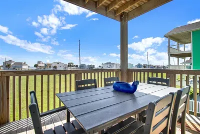 A perfect table for card games, or just having a nice meal outside.