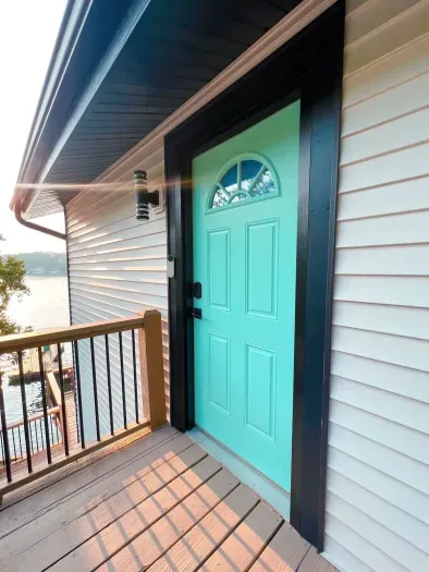The main entrance to The Palm Lake Ozark,  overlooking the lake ahead. 
