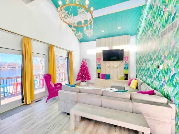 Colorful Holiday Interior Design at The Palm Lake Ozark!
