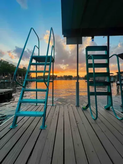 High dive & Wet steps on the private dock for fun in the most perfect Workmen Cove, Lake Ozark