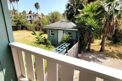 * Large Home Near Bay to Fish * New Pool - image 58 of 93