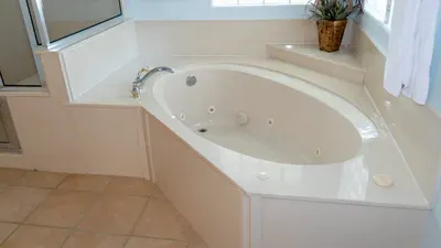 Saltwater Pool Home, 3 Kings, BBQ, Sleeps 12 SPI - image 111 of 146