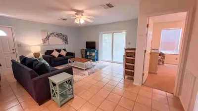 Saltwater Pool Home, 3 Kings, BBQ, Sleeps 12 SPI - image 27 of 146