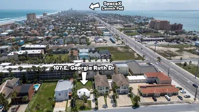 Unique GeoDome - Half Block to Beach - image 93 of 97