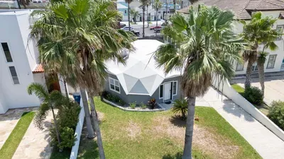 Unique GeoDome - Half Block to Beach - image 82 of 97