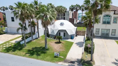 Unique GeoDome - Half Block to Beach - image 97 of 97