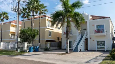 1st Floor - Pool - Affordable - by Beach - image 36 of 49