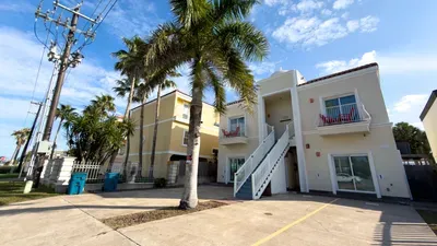 1st Floor - Pool - Affordable - by Beach - image 37 of 49