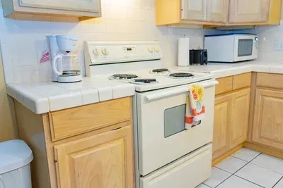 Private Ground Floor 2BR | Half Block to Beach SPI - image 30 of 78