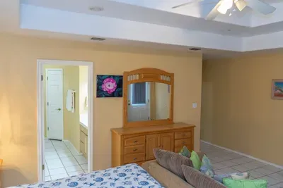 Private Ground Floor 2BR | Half Block to Beach SPI - image 57 of 78