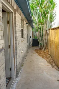 Private Ground Floor 2BR | Half Block to Beach SPI - image 22 of 78