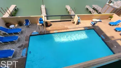 Channel Front with Pool " Hot Tub " Patio - image 19 of 58