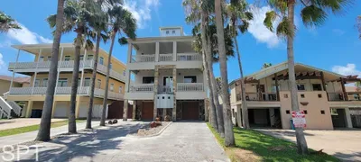 Go VIP * Steps to Beach * Pool - image 107 of 274