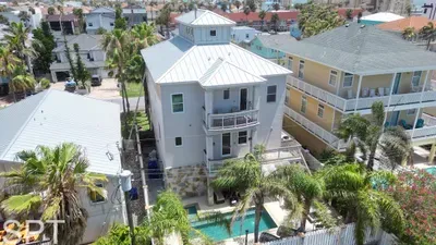 Go VIP * Steps to Beach * Pool - image 135 of 274