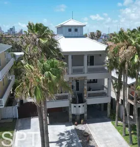 Go VIP * Steps to Beach * Pool - image 137 of 274