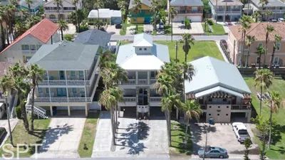 Go VIP * Steps to Beach * Pool - image 250 of 274