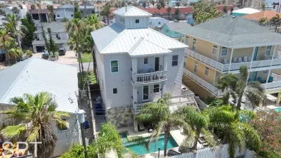 Go VIP * Steps to Beach * Pool - image 262 of 274