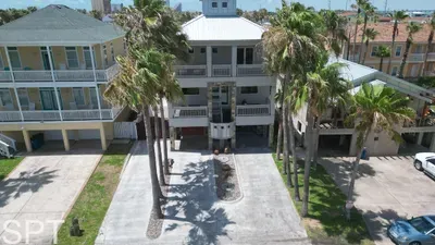 Go VIP * Steps to Beach * Pool - image 264 of 274