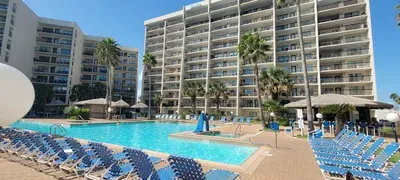 Sleeps 10 Direct Beach Heated Pool - image 100 of 112