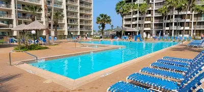 Sleeps 10 Direct Beach Heated Pool - image 75 of 112