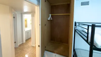 Sleeps 10 Direct Beach Heated Pool - image 57 of 112