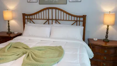 Sleeps 10 Direct Beach Heated Pool - image 30 of 112