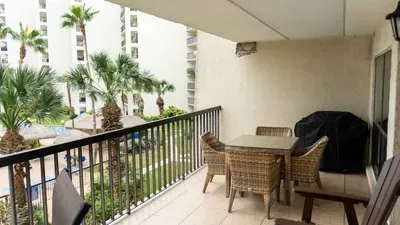 Sleeps 10 Direct Beach Heated Pool - image 62 of 112