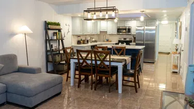 Sleeps 10 Direct Beach Heated Pool - image 18 of 112