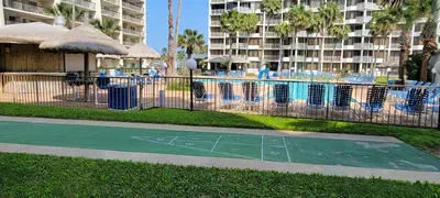 Sleeps 10 Direct Beach Heated Pool - image 78 of 112