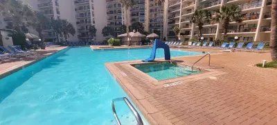 Sleeps 10 Direct Beach Heated Pool - image 89 of 112