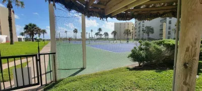 Sleeps 10 Direct Beach Heated Pool - image 93 of 112