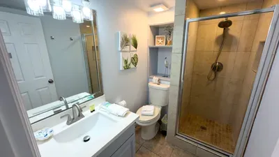 Sleeps 10 Direct Beach Heated Pool - image 61 of 112