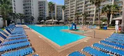 Sleeps 10 Direct Beach Heated Pool - image 73 of 112