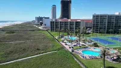 Sleeps 10 Direct Beach Heated Pool - image 81 of 112