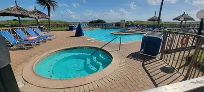 Sleeps 10 Direct Beach Heated Pool - image 91 of 112